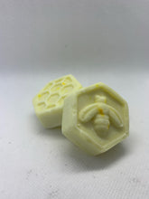 Load image into Gallery viewer, Honeysuckle Wax Melt